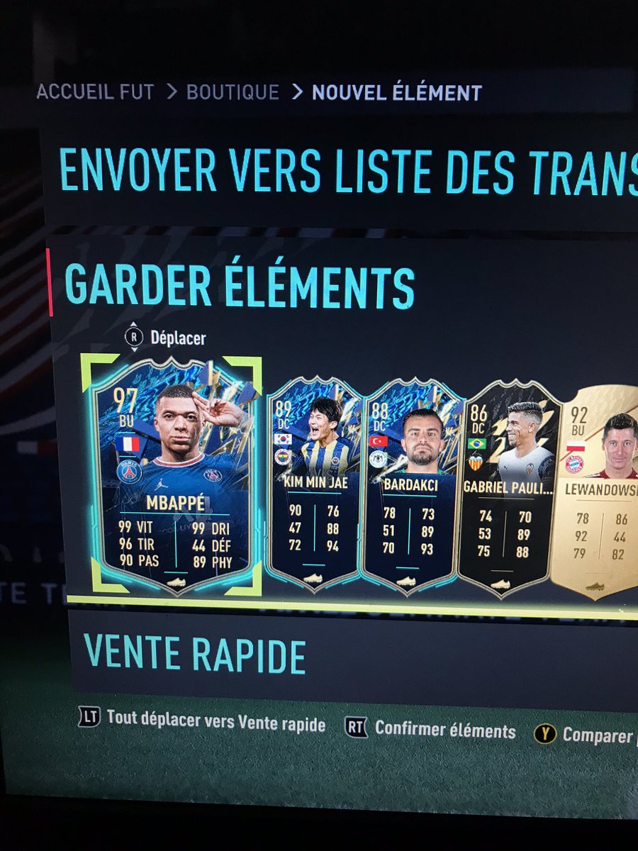 Vikou18's tweet photo. La soirée Fut fût assez sympa! @BruceGrannec @robert87000 @Vitality_RocKy @TwinsFifaHD https://t.co/CrNlfTVvBG