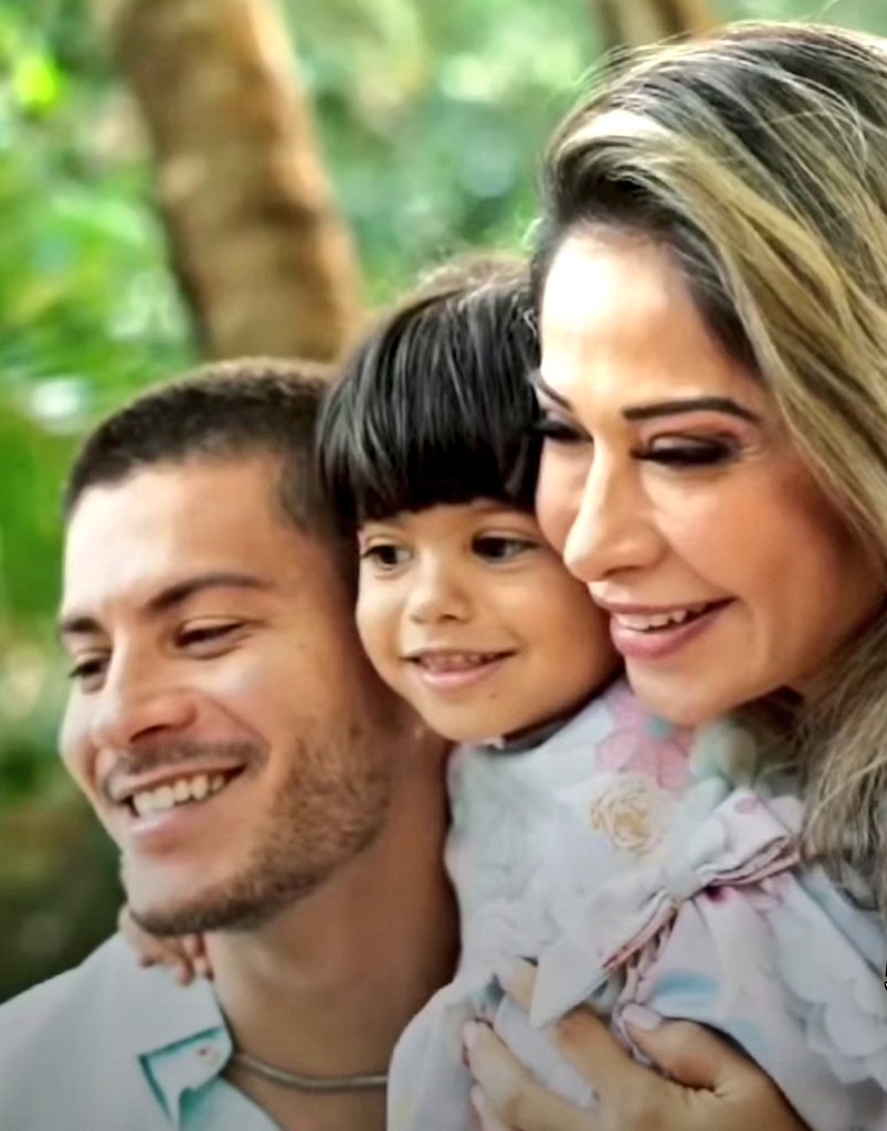 MariClaudya's tweet photo. Se a gente não posta nada sobre o nosso @Aguiarthur não é lembrado... é por aí... quem não é visto, não é lembrado.
BOA NOITE!
#EquipeAA
@ApoioAA
Boa noite, @Aguiarthur , dia 09 esta chegando.... https://t.co/KaE96Y5WGC