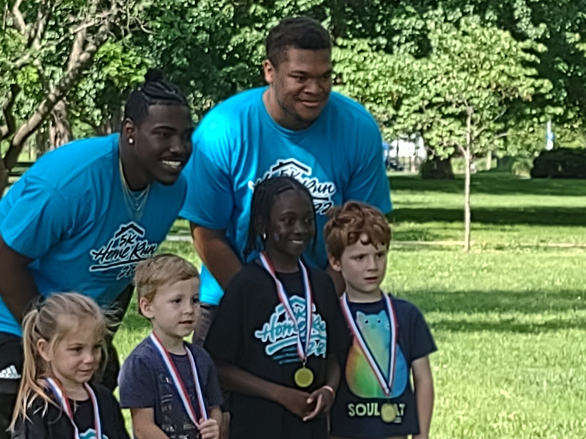 LawrenceFP's tweet photo. Thank you to all who joined us for a beautiful morning #5KHomeRun! #gratitude https://t.co/Fr6DMSiHsi