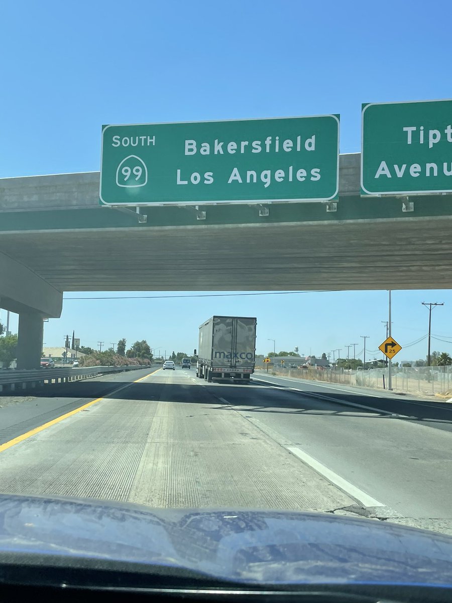 CalStateCISO's tweet photo. When you’re on #csutour with @amichaelberman in the Central Valley you just have to do Car Karaoke to “Streets of Bakersfield” pulling into @CSUBakersfield Stay tuned for a clip after our visit! https://t.co/pIHn7LjV5U https://t.co/78mEzZla4d