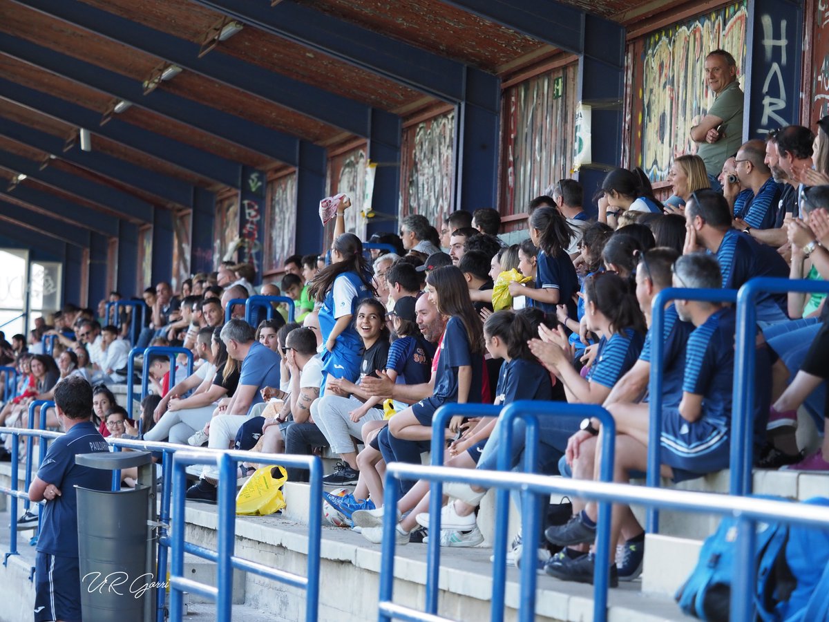 📸FOTOGALERÍA  COPA VASCA FEMENINA 2021/2022  
Semifinal <a href="/PauldarrakF/">Pauldarrak Fem Of.</a>  1-4  SD Eibar B  
📅 (29/05/22) <a href="/EFF_FVF/">Euskadiko Futbol Federakundea - Federación Vasca</a>

🔗photos.app.goo.gl/9MMzPw58h6VsD5…
<a href="/noskisky/">noski sky</a> <a href="/LigaVascaFem/">Liga Vasca Femenina</a> <a href="/PrimerIberdrola/">Primera Iberdrola</a> <a href="/futboleras/"></a> <a href="/DCGipuzkoa/">@DeportesCOPEGipuzkoa</a> <a href="/gipuzkoafutbola/">Gipuzkoako Futbol Federazioa</a> @gipuzkoa_futbol <a href="/EFF_FVF/">Euskadiko Futbol Federakundea - Federación Vasca</a> <a href="/EFF_FVF/">Euskadiko Futbol Federakundea - Federación Vasca</a> <a href="/TerceraELiga/">TERCERA</a>