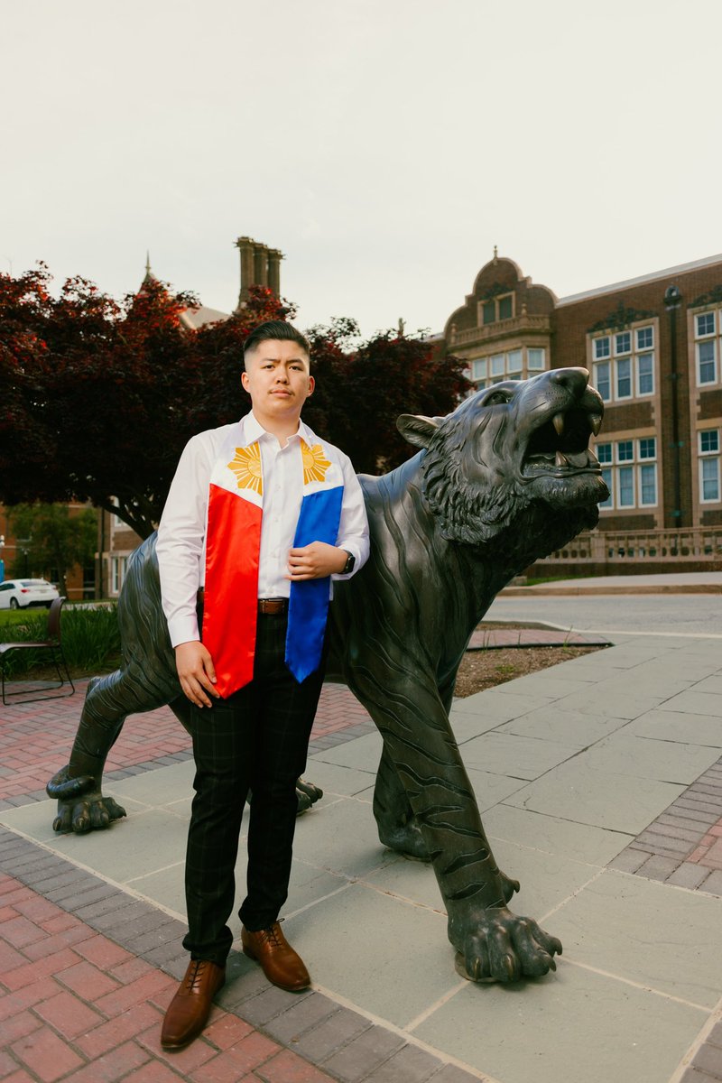 _jeremiel's tweet photo. Walking in the form of my elders, I’m glowed up 👨🏻‍🎓

#graduation2022 https://t.co/sODQ4pxgvi