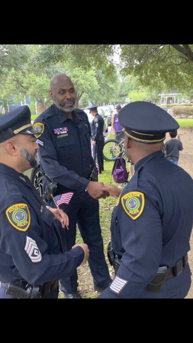 RaulCollins16's tweet photo. Huge shoutout to @JacksonLeeTX18 @TroyFinner @FireChiefofHFD @DetCarr1 @WeLoveWheatley band and JROTC / @bgcghouston #Holthouse / mentee Darrell C. Leading JROTC proud of you and honored on this day #RelationalPolicing #MemorialDay Honored to be Honored on this day @houstonpolice https://t.co/HvDKR4OXW7