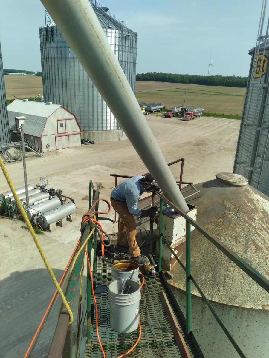 vdbmillwright's tweet photo. Summer time brings down spouting replacements. #huroncounty #millwrighting https://t.co/Y6xzOC5mHk