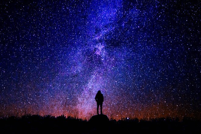 oraculo_godel's tweet photo. "Para el hombre religioso, la Naturaleza nunca es exclusivamente 'natural': está siempre cargada de un valor religioso. Y esto tiene su explicación, puesto que el Cosmos es una creación divina: salido de las manos de Dios, el Mundo queda impregnado de sacralidad."
(Mircea Eliade) https://t.co/yABVPnJYrH