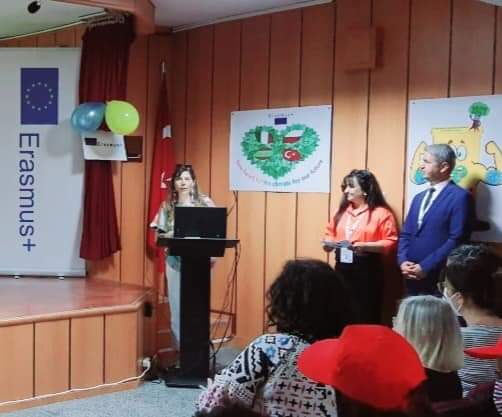 one_climate's tweet photo. Erasmus + Turchia, Italia, Spagna, Polonia. https://t.co/fTGtx84vnv