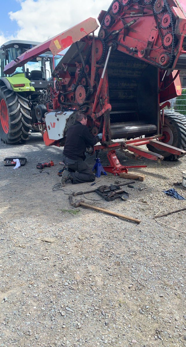 3 Bs that would test your patience; Bad Ground, Bad Balers and Bad Boys #godblessthework #grass22 #welger