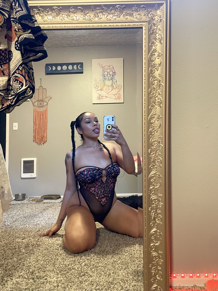 ilove_rylee's tweet photo. piggies are the best when your about to get your face fucked 🥺💕🥀❤️‍🔥💦 https://t.co/aDrweyuPTs
