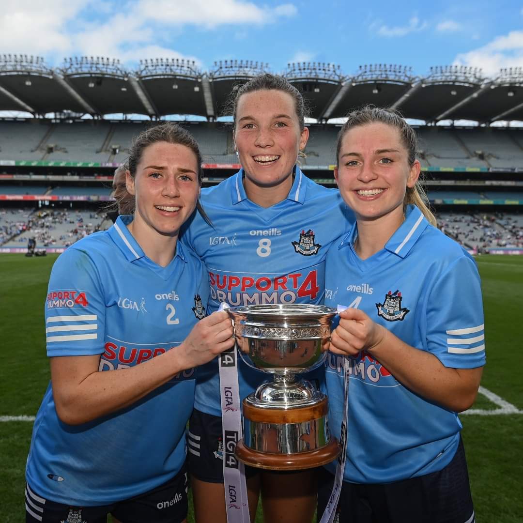 CualaCLG's tweet photo. It's Jess, Jennifer and Martha. Oh, and the @LeinsterLGFA trophy!
Are we proud? Yes we are!
See those jerseys? #support4drummo . Here's the link for donating https://t.co/RNBKUpMVfC
Image credit @AIGIreland https://t.co/l9S2FE5zPn