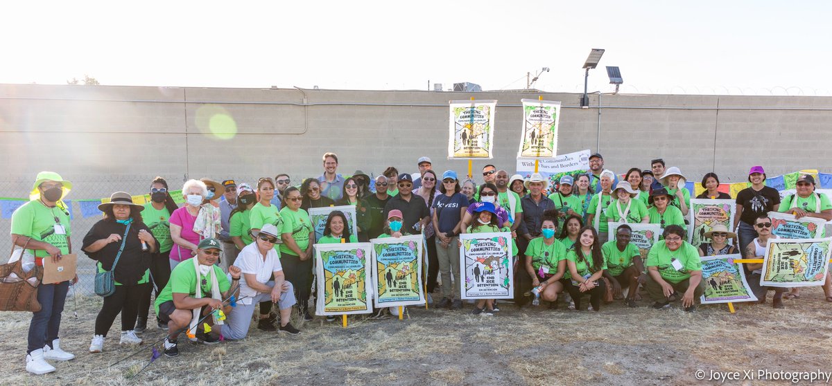 4humanintegrity's tweet photo. Yesterday we gathered outside of Mesa Verde in Bakersfield,CA and came together through prayer, chants, and sharing testimonies. Although outside a different detention facility, we continue to see and hear the same things. https://t.co/F38vyi2B1u