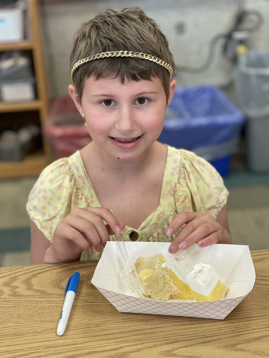 5 Awesome tweet media