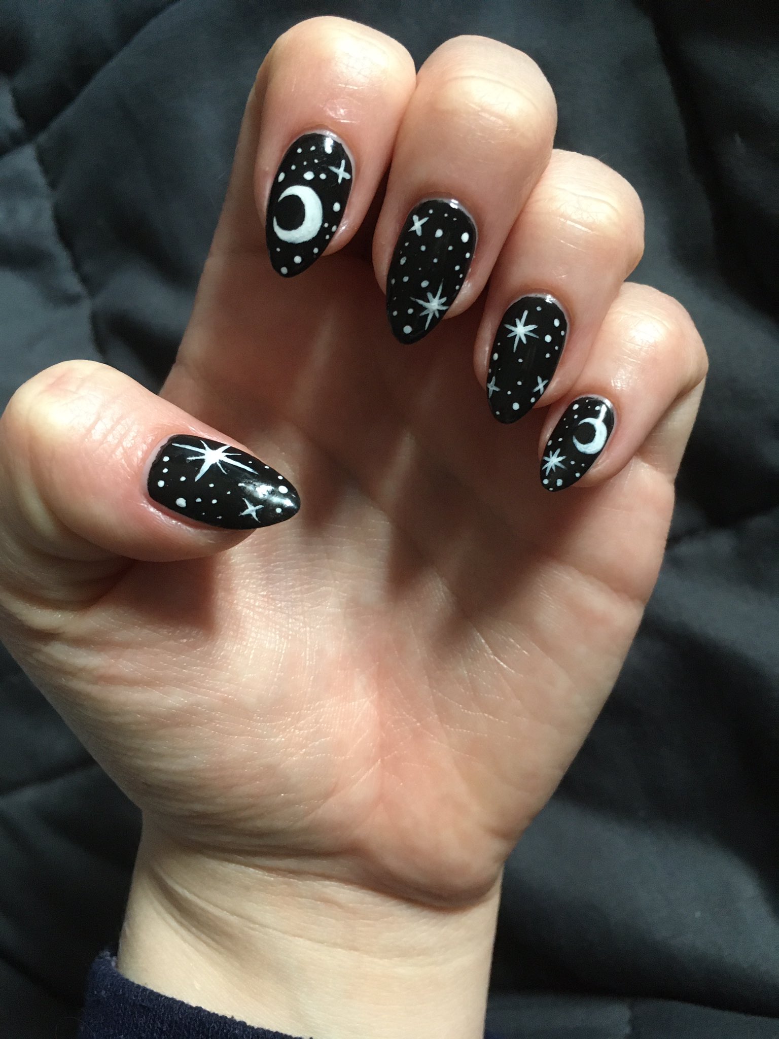 Res på Twitter: "I swear I can never keep nail art longer than like three  days before I change it again 😅#nailart #nails #naturalnails #gothnails  #gothnailart #nightsky https://t.co/H3yvUVHbNJ" / Twitter