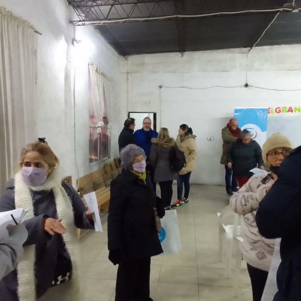 ClubBelgrano47's tweet photo. Hoy en la sede del club se realizó una reunión del Presupuesto Participativo municipal, en donde se avanzó en las reformas que los vecinos deciden para el barrio. Agradecemos al Int @jaimemendezh y el equipo de PP (@yamarab23) y al coordinador Pablo Lopez https://t.co/X99r4n80T1