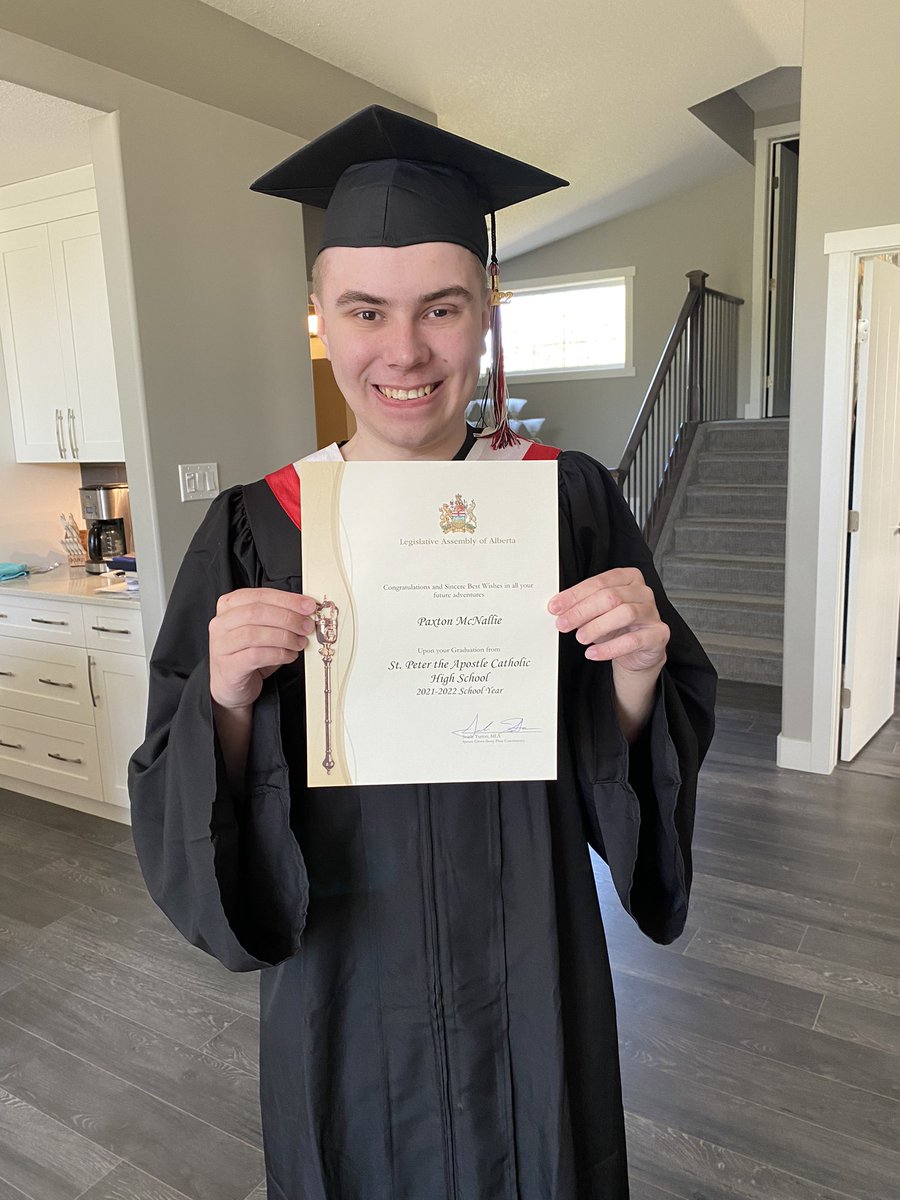 BMcNallie's tweet image. Graduation 🧑‍🎓 #AutismAwareness #SPACHS #Grad2022 #Classof2022