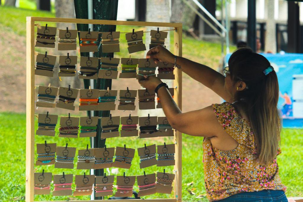 imj_sansalvador's tweet photo. El pasado fin de semana el IMJ junto #BlessFoundation realizaron una feria de emprendedores con un enfoque especial para las madres capitalinas; muchos comerciantes de los 6 distritos de San Salvador tuvieron la oportunidad de ofertar sus productos. 🛍️🍬 https://t.co/uBjYQe8ffI