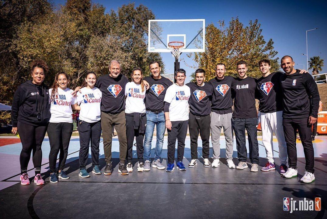 Nico Viru Acosta, uno de los PF que es parte de la Asociación Civil de Preparadores Físicos del Básquet Argentino trabajando en el NBA Jrs. Camp en Córdoba.

Vos ya te asociaste?
