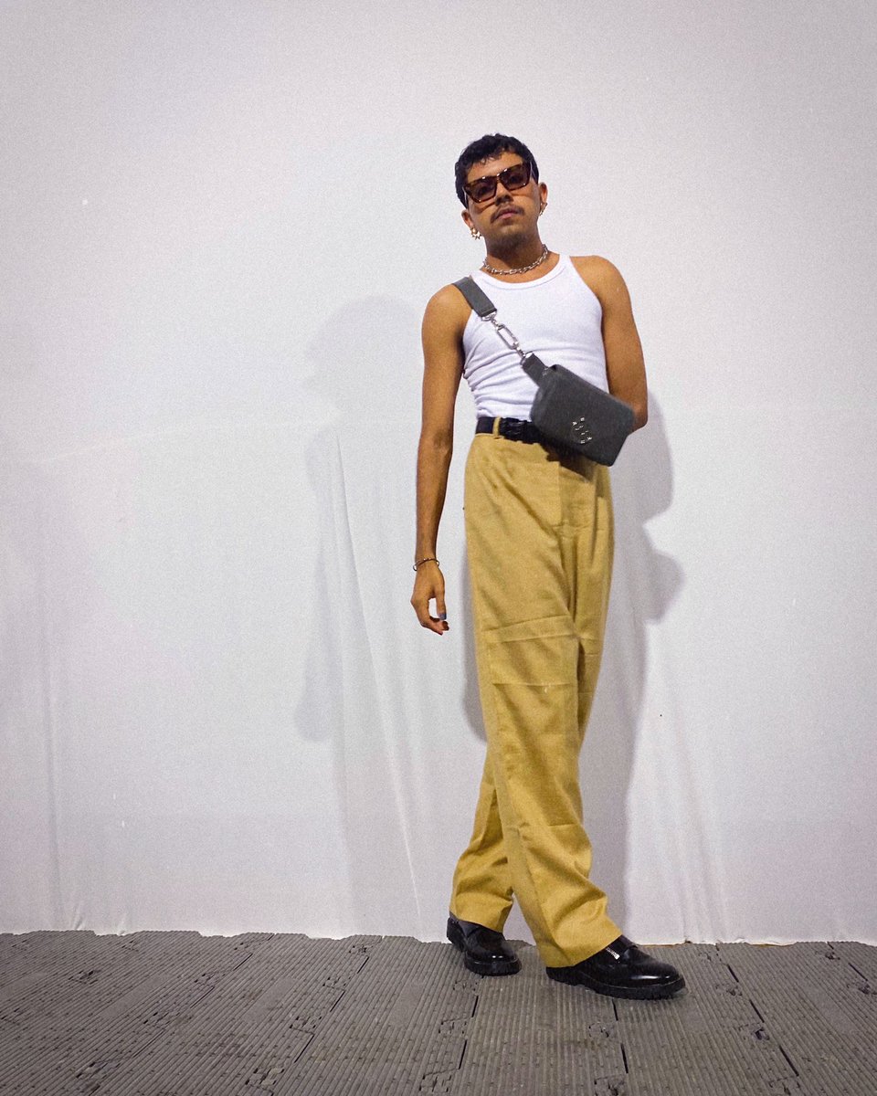itsigorsaint's tweet photo. Outfit que usei no segundo dia de #dragaofashionbrasil e a minha inspiração para esse look foi a música “Céu Azul” de @cbjroficial #styledbysaint #OotdStyle #streetwear https://t.co/OKhdfyKcuE