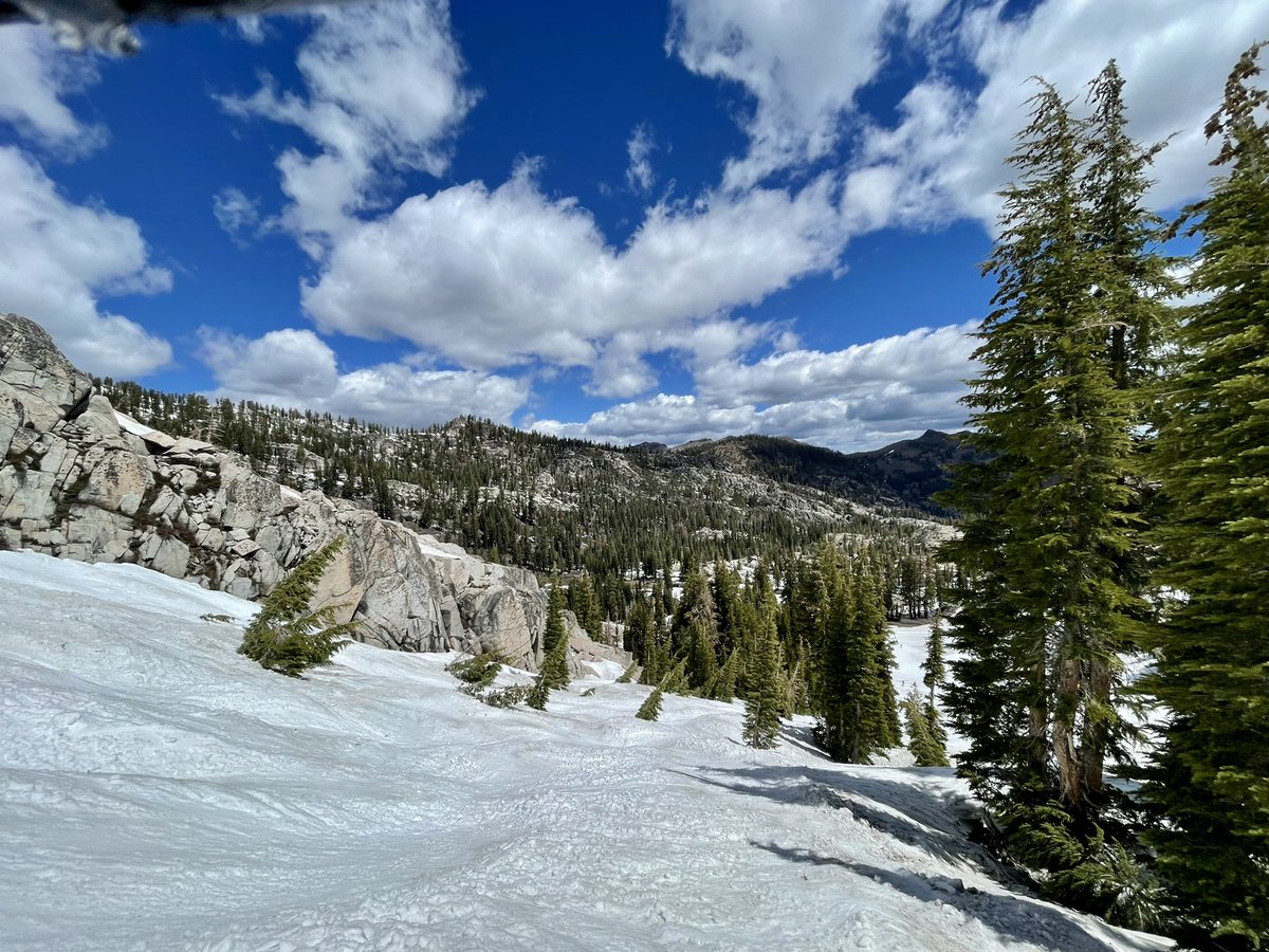 freakoverlord's tweet photo. Last day of 2022 ski season https://t.co/ommD6lWkOK