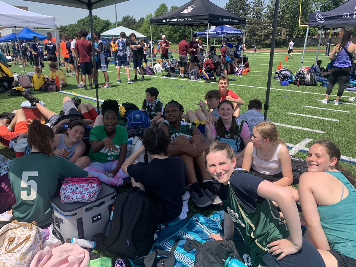 MsPetruzzi's tweet photo. Great day today with our track and field superstars ✨so proud of all of your hard work and dedication! Go Pythons 🐍🐍 @demeoje @StPatrickB https://t.co/NLcW8U8m9z