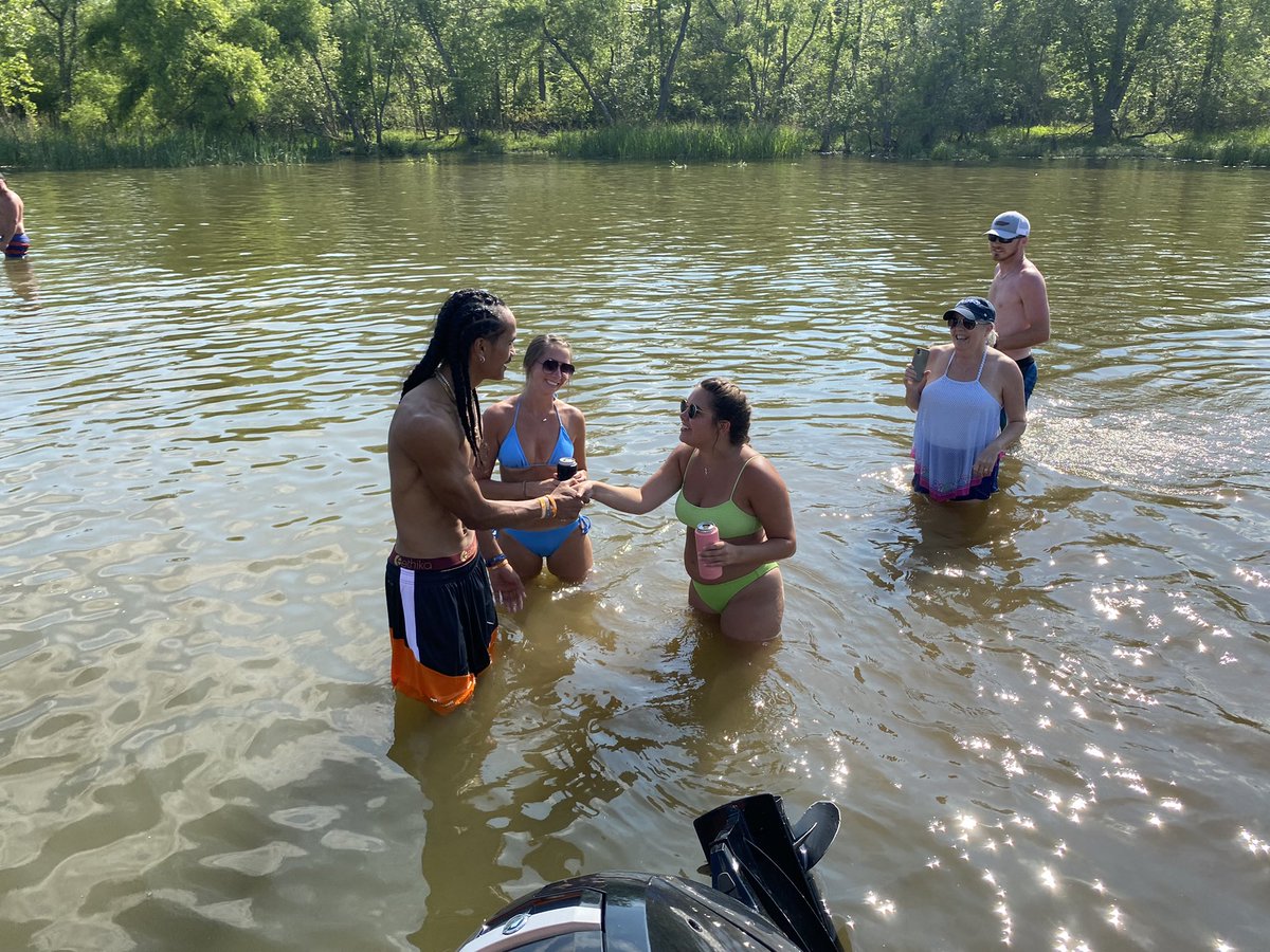 TheRBCoach's tweet photo. Thanks Vol Nation we had fun. @nico_iamaleava8 @Nic_Iamaleava @MaddenIamaleava best time on the Lake…. Now who has Bar’B-Q? https://t.co/Aom50XsWDK