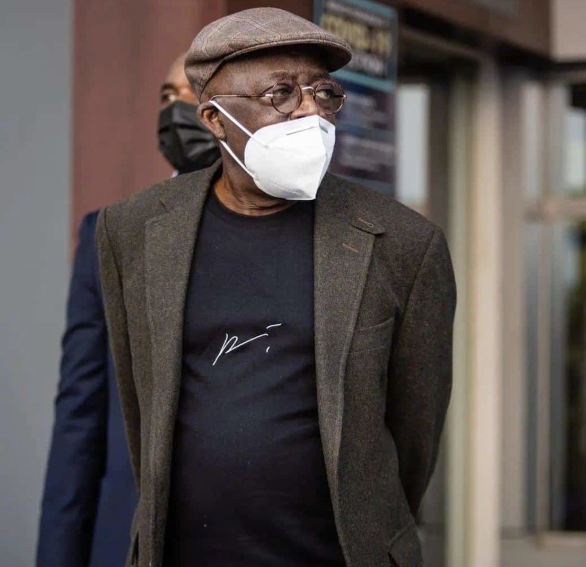 itsFeragamo's tweet image. Who do you really want 

Like for BAT JAGABAN 
Retweet for POB