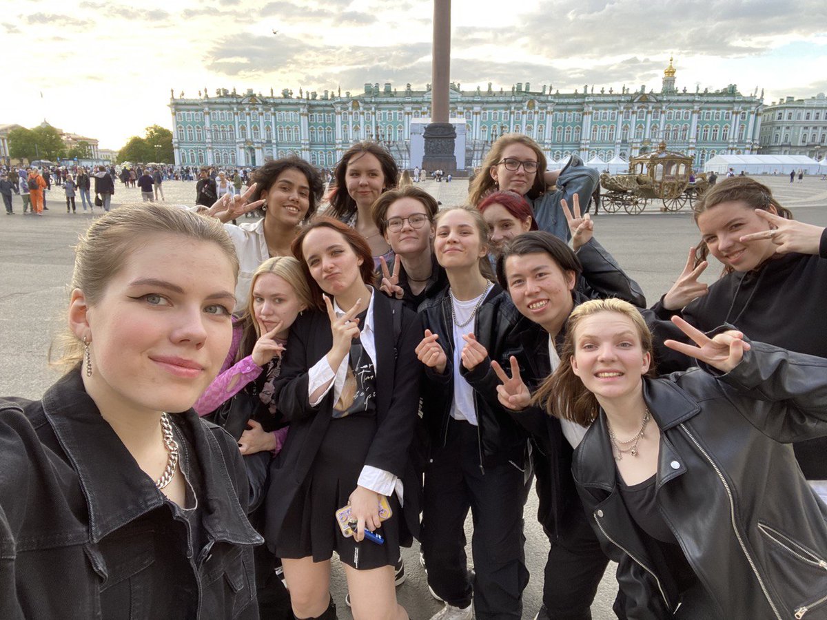 ultiii7's tweet photo. отснялись красивые💜💜 https://t.co/Rqjw04xnPW