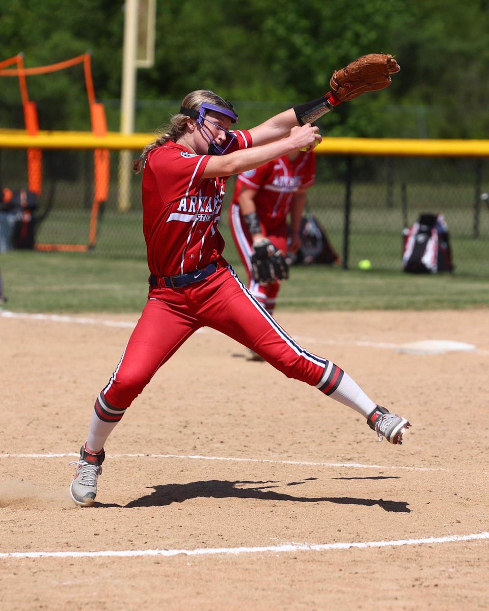 KadenceA2024's tweet image. All in a day’s work! How do you decide which one you like better?! 😂 #softballproblems