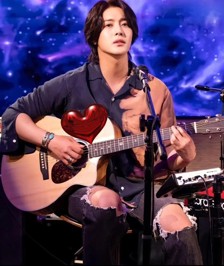 Roxana19955111's tweet photo. Hola.Pido el tema Same Old Story por favor
@khj_heneciatwt 
@TEAMHENECIA 
@FMvidaRosario
#HitFuturo
#SuperLista 
#KimHyunJoong https://t.co/3OAFHS3prd