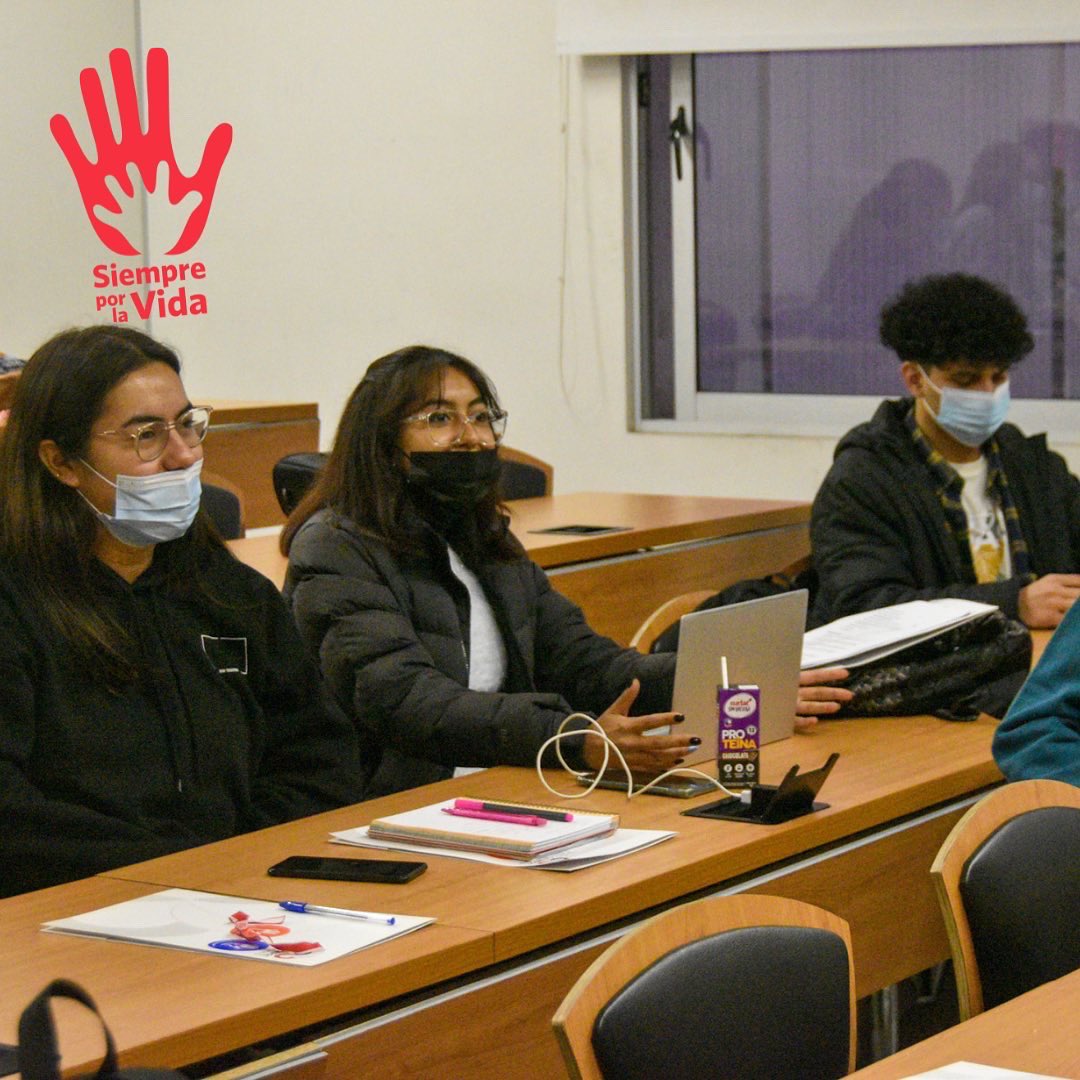 4ª sesión Escuela de Líderes Pro-Vida 🤚❤️

Estuvimos con Ximena Farfán, enfermera matrona y especialista en cuidados paliativos, hablando sobre Eutanasia. 🏥👴

Luego <a href="/DocJorgeAcosta/">Dr. Jorge Acosta</a> realizó una didáctica charla sobre las principales falacias en torno al debate de aborto. 📢🤰