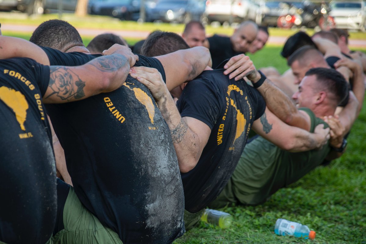 MARFORSOUTH's tweet image. The #MARFORSOUTH team completed the Murph challenge in honor of the military men and women who gave their lives in defense of our Nation, its values, and our freedom. #MemorialDay #Remembrance #Honor