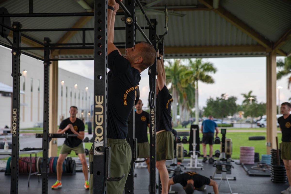 MARFORSOUTH's tweet image. The #MARFORSOUTH team completed the Murph challenge in honor of the military men and women who gave their lives in defense of our Nation, its values, and our freedom. #MemorialDay #Remembrance #Honor