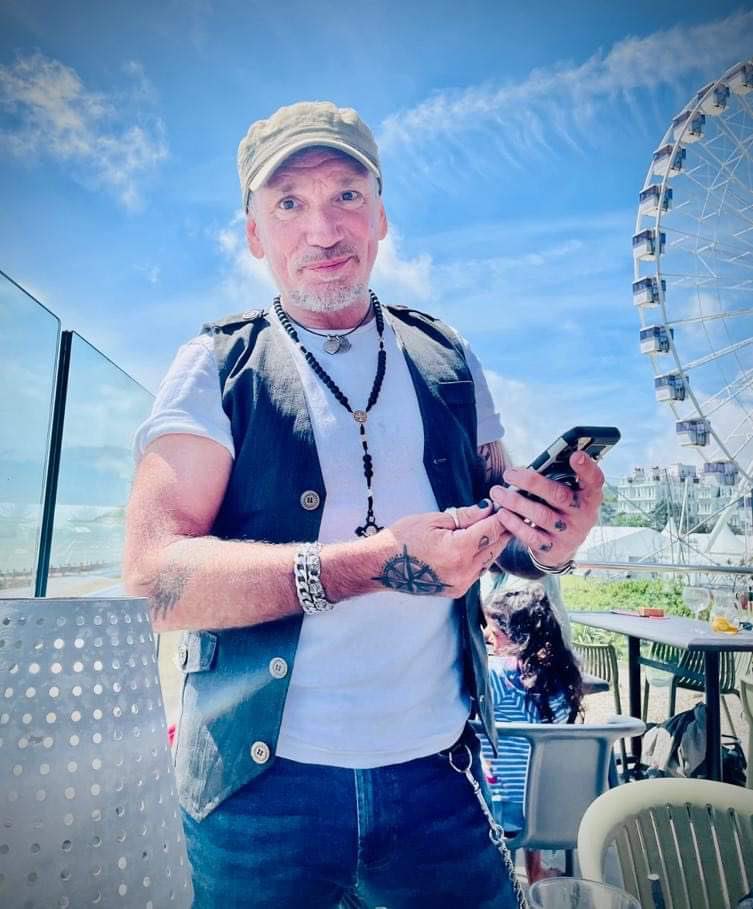 MickHutsonPhoto tweet media