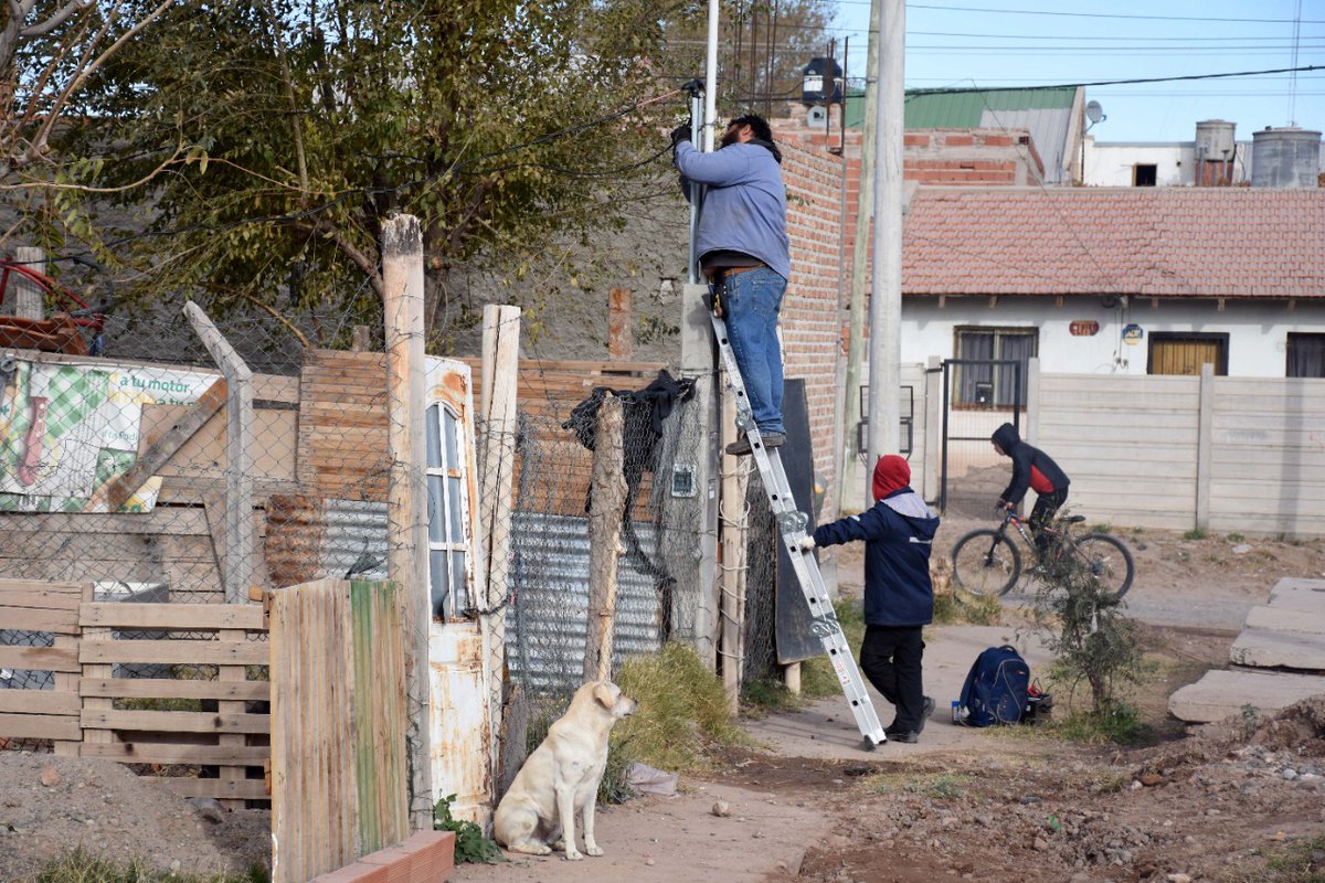 ArmidaIgnacio's tweet photo. ¿Quiénes ejecutan esas obras? Lxs socixs de las Cooperativas de Trabajo con quienes estuvimos conversando y compartiendo una jornada laboral.
¡Trabajo, inclusión y mejora de la calidad de vida de las personas!
@ferminook
@ServidioAna
#INAESFederal https://t.co/YzKkYnaoWB