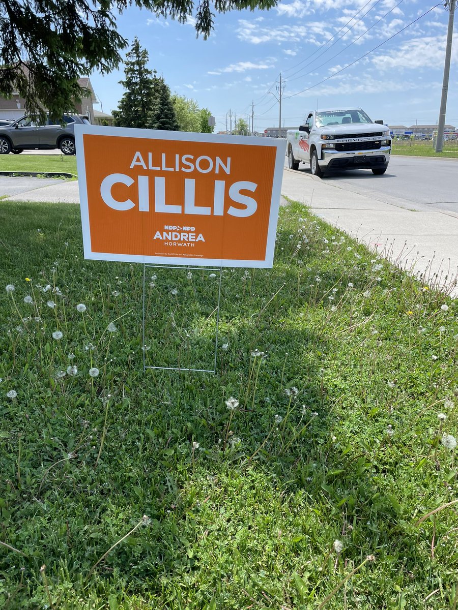 Today was a hot one in #FlamGlan w teams out across the riding.

I met an incredible person who was still deciding between two parties. We had an AMAZING conversation about our riding, life, and the good we need in our province. 

I am so grateful to have earned her support 🧡