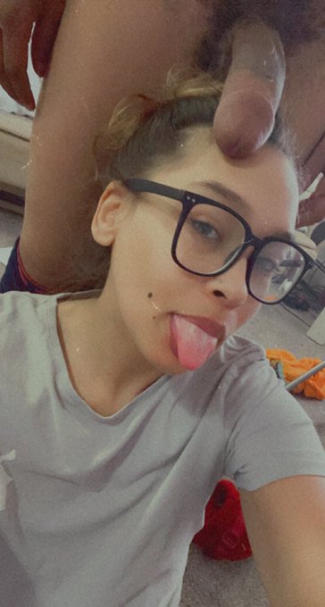 He said I&rsquo;m a dixkhead.  I told him I am what I eat 🤷🏽&zwj;♀️ https://t.co/4KWWsxpMV8