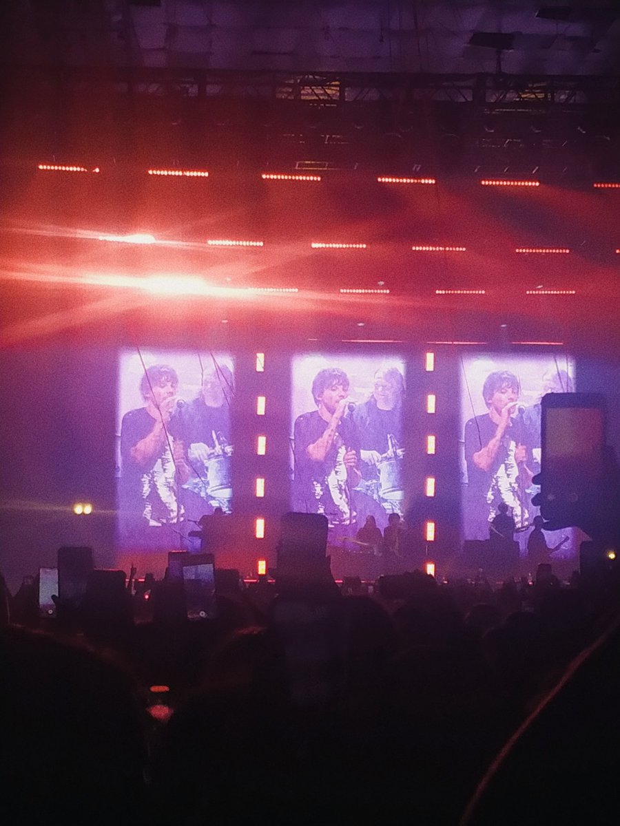eyesclwt's tweet photo. @Louis_Tomlinson louis tesão bonito e gostosão https://t.co/mldgqPKrdn
