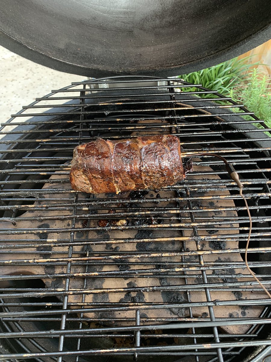 doug8305's tweet photo. @newyscruggs @MeatChurch Newy, u got the smoke juices flowing. Bacon wrapped pork tenderloin, 275 for Twoish hours. https://t.co/dx9mIpb6nu