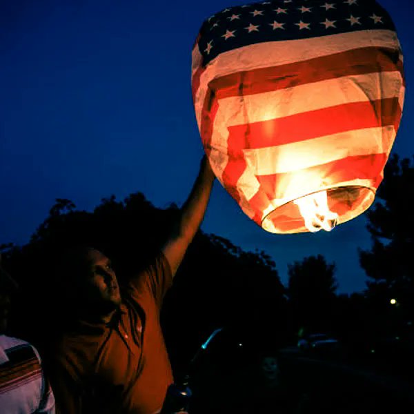 𝙊𝙪𝙧 𝙛𝙡𝙖𝙜 𝙙𝙤𝙚𝙨 𝙣𝙤𝙩 𝙛𝙡𝙮 𝙗𝙚𝙘𝙖𝙪𝙨𝙚 𝙩𝙝𝙚 𝙬𝙞𝙣𝙙 𝙢𝙤𝙫𝙚𝙨 𝙞𝙩. 𝙄𝙩 𝙛𝙡𝙞𝙚𝙨 𝙬𝙞𝙩𝙝 𝙩𝙝𝙚 𝙡𝙖𝙨𝙩 𝙗𝙧𝙚𝙖𝙩𝙝 𝙤𝙛 𝙚𝙖𝙘𝙝 𝙨𝙤𝙡𝙙𝙞𝙚𝙧 𝙬𝙝𝙤 𝙙𝙞𝙚𝙙 𝙥𝙧𝙤𝙩𝙚𝙘𝙩𝙞𝙣𝙜 𝙞𝙩.

Happy Memorial Day from The Lights Team ⭐️