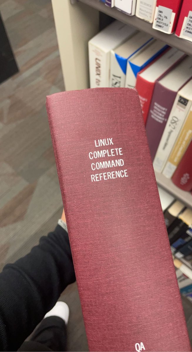 LinuxSeb's tweet photo. This Linux book 🫣 https://t.co/O1rjYSwAXG