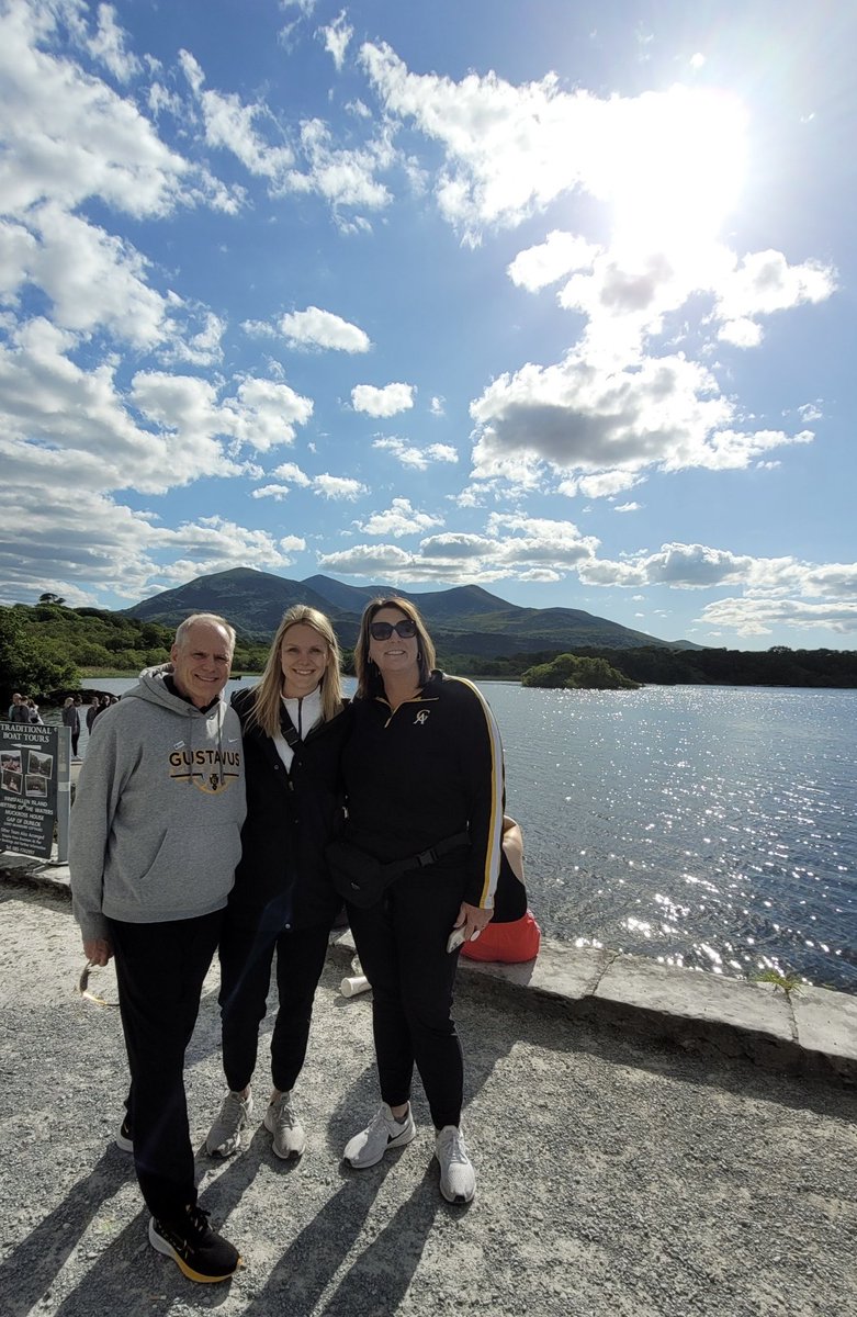 Gustie WBB coaching staff at the Cliffs of Moher. #ireland #whygustavus