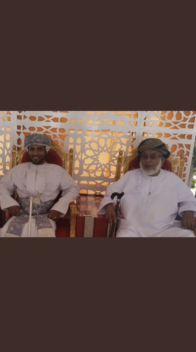 k92433358's tweet photo. " يأيتهاالنفس المطمئنةارجعي إلى ربّك راضية مرضيةفادخلي في عبادي و ادخلي جنّتي"، ببالغ الحزن و التأثر تلقينا نبأ وفاة رجل من رجالات #عمان الاوفياء و شيخاًمن شيوخ #ظفار الاجلاء الشيخ علي بن سعيد بن بدر الرواس رحمه الله رحمتةً واسعةوالهم اهله و ذويه الصبر و السلوان وحسن العزاء https://t.co/NlCOUDofQ7