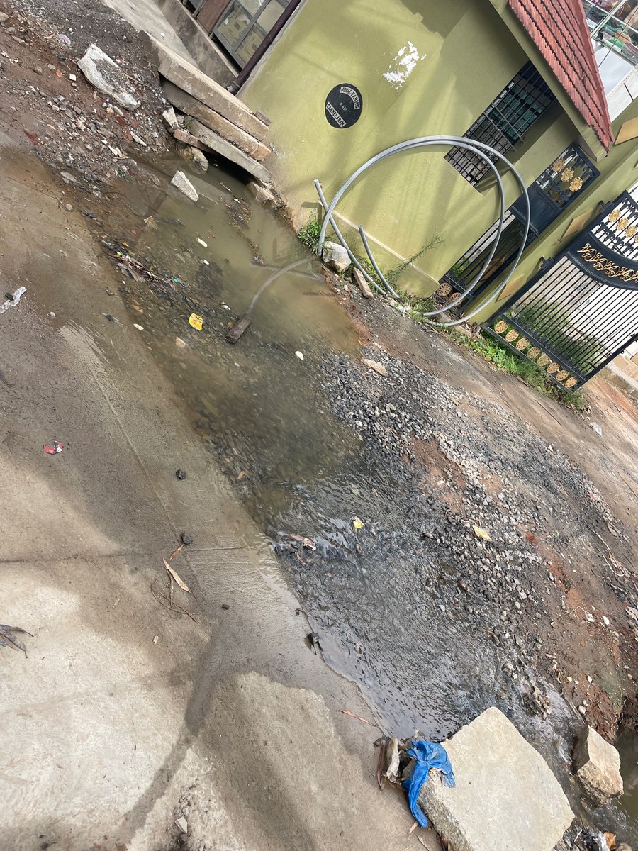 gamerrajan's tweet image. It is another day of repeated sad story in Carmelaram. We requested to fix the drain. Officials also claimed tomorrow we will finish work. It&apos;s been 5 days after that. @MTF_Mobility @carmelaramunite @bbmpcommr @BBMPCOMM @PCMohanMP @ArvindLBJP