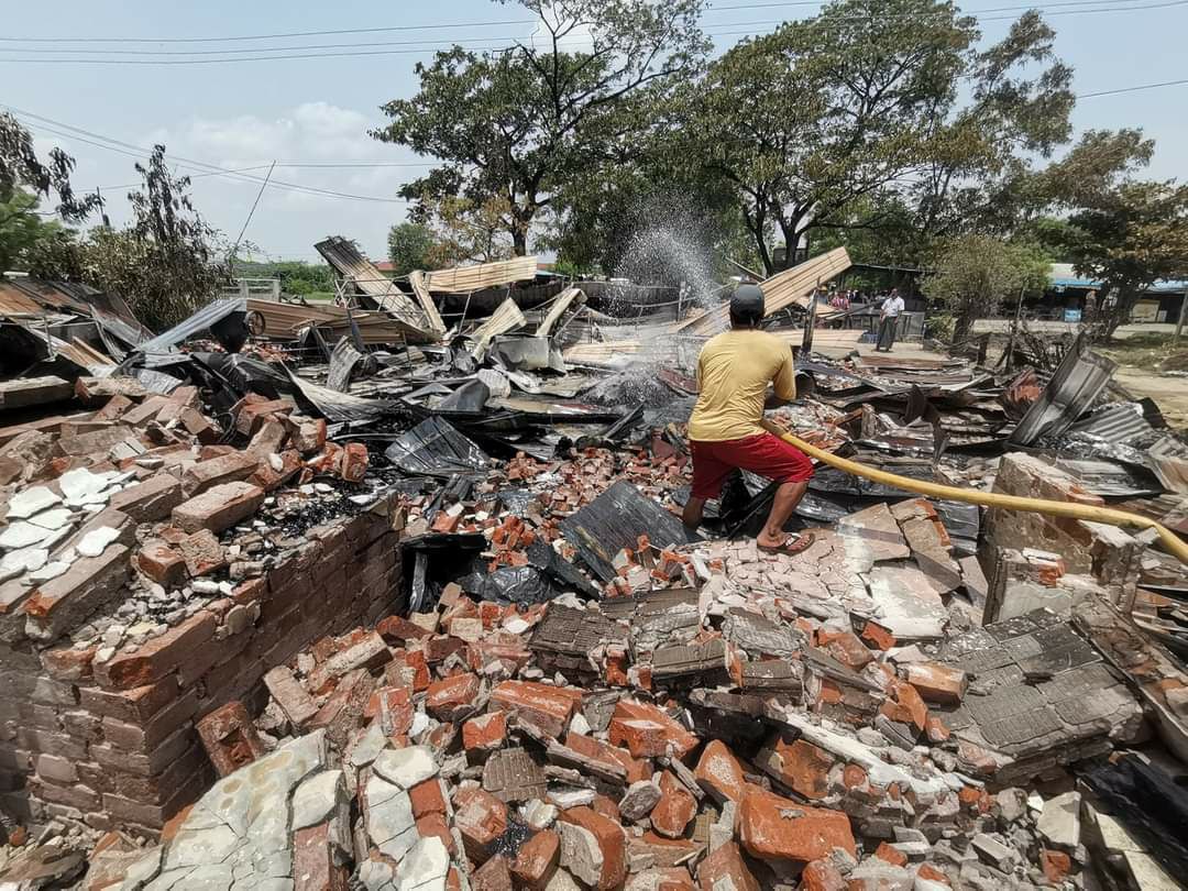 minn_robert's tweet photo. Sagaing, Burma

#WarCrimesOfJunta 🚨
report from this following location:
22°02'09"N 94°53'53"E

Location: Lelngauk Village, Yinmarbin Township, Sagaing Division.

Date: May 28, 2022

Case: 50 homes burn down and 4 killed(3 burn alive)

Source: https://t.co/twbPDqzRLU https://t.co/UgYCUZT2KX
