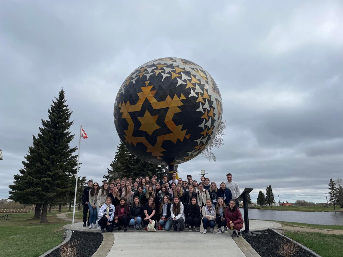 uofa_uss's tweet photo. Reminiscing @SUSKNational Congress, Youth Razom, May 12-15th, 2022 held in our own backyards! Edmonton, Alberta 🇺🇦❤️ https://t.co/neLtkDLpvn
