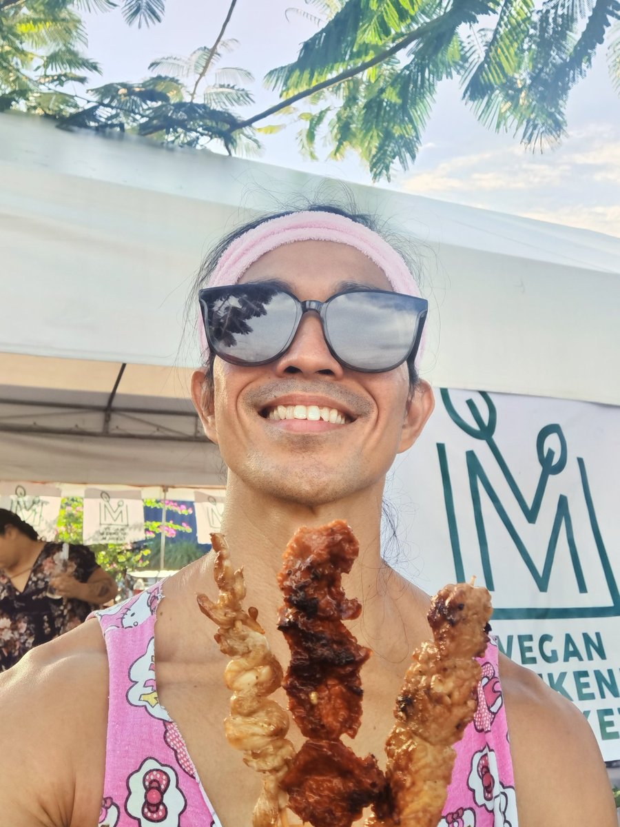 ranifernandez77's tweet photo. @MedwinTruefaith Awww, soweee I was super laaaate!!! 😔😅 Hope you had a happy tummy!!! 😂 https://t.co/Gl1cF4a82I