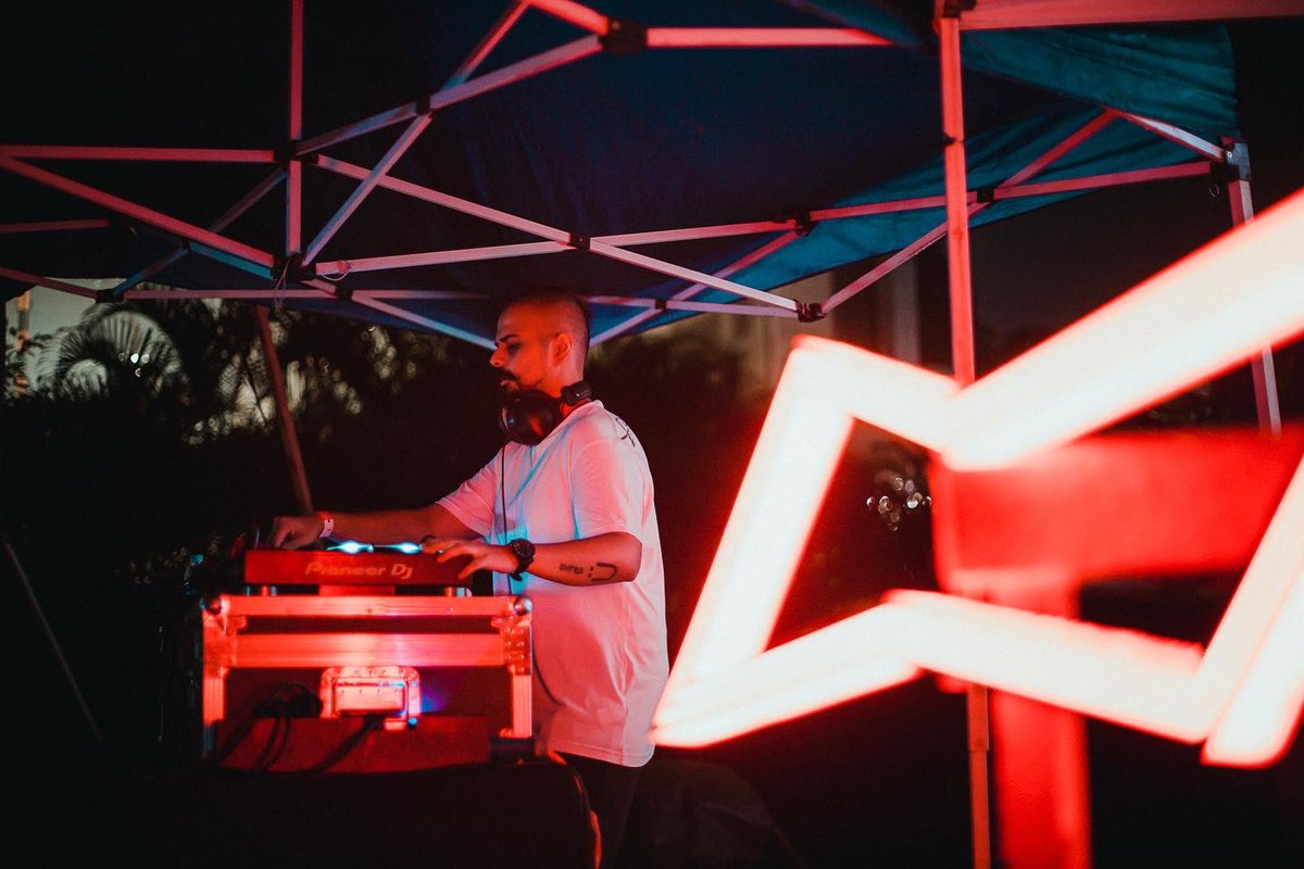 ABpositivMusic's tweet photo. What a closure to #Innellea’s #DistortedYouth #LiveTour in Bangalore, India. 

Here are a few shots of myself playing some tunes on home turf. ❤️‍🔥 https://t.co/0dLglXBy2y