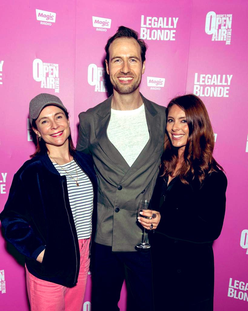 I had such a joyous time with the <a href="/OpenAirTheatre/">Open Air Theatre</a> #LegallyBlonde sorority! Omigod how I adore this show. <a href="/courtneyebowman/">Courtney Bowman</a> is a perfect Elle and <a href="/McCoyEugene/">Eugene McCoy</a> is cad hotness personified. 💕💕💕
📸 #DavidJensenPhotography