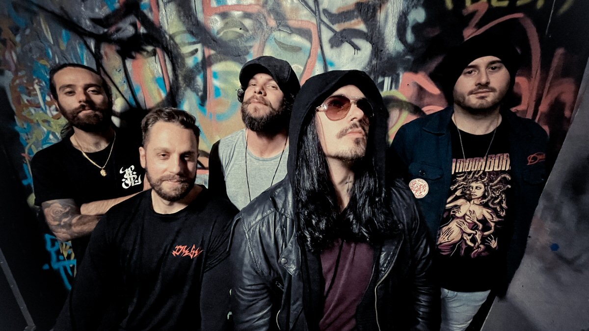 spooky_moon_atc's tweet photo. Sydney Alt-Rockers @badmoonborn Release Energetic Rendition Of ‘It’s Gonna Be Me’ By NSYNC
https://t.co/VUM5WnrSbs https://t.co/LBsnhj7tfE