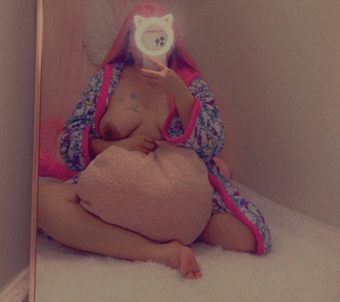 Do you wanna suck on my mommy milkers 🍼🍼🍼 https://t.co/nt7RAUq0Cv