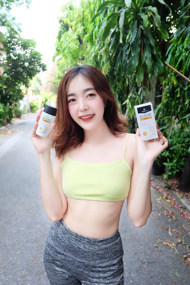 ojahjao's tweet photo. แดดเมืองไทยที่ว่าแรง... เจอกันแดดจาก @heliocareth Facebook: Heliocare TH
สามารถซื้อสินค้าได้ที่👉🏻 คลินิก โรงพยาบาลชั้นนํา
 #Salehereunboxแกะกล่องรีวิว #HeliocareTH #Heliocare360 #กันแดดงานวิจัยระดับโลก #กันแดดรักษ์โลก https://t.co/AJYxNS5e7p